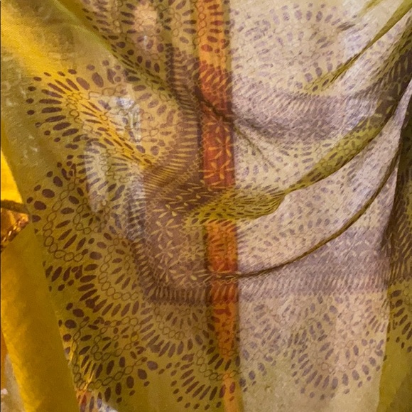 Scarf / Wrap - Picture 6 of 6